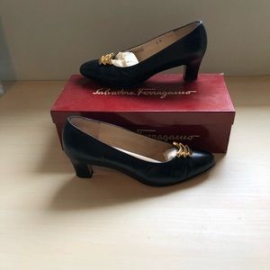 Salvatore Ferragamo low heel 8